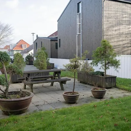 Modern Apt, Near Centre , Walking Distance Apartment