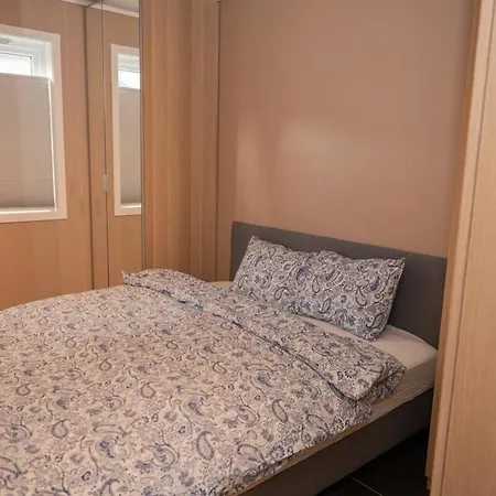 Διαμέρισμα Modern Apt, Near Centre , Walking Distance *