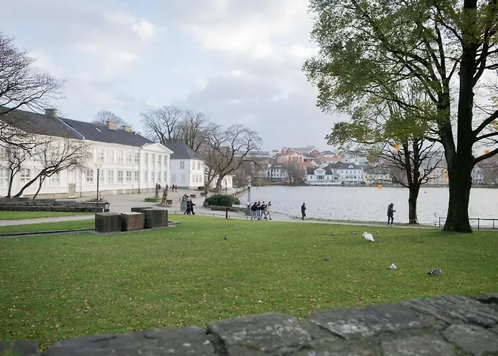 Apartament Modern Apt, Near Centre , Walking Distance